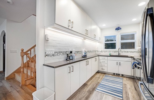 Tierra Del Mar House | Dog-Friendly Beachfront Escape W/Large Deck, Free WiFi, Fireplace & Ocean View