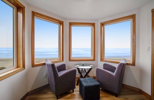 Tierra Del Mar House | Dog-Friendly Beachfront Escape W/Large Deck, Free WiFi, Fireplace & Ocean View