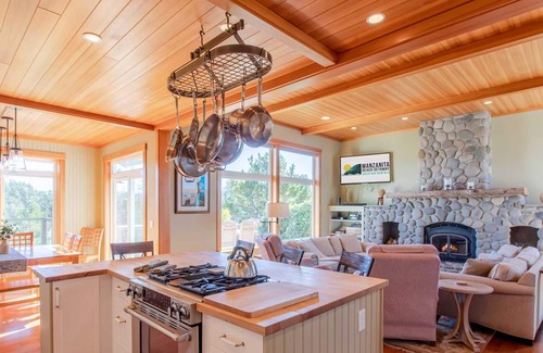 Oregon Coast House | Dog Friendly, Beautiful home on large fenced property. Ping Pong table with Basketball Game!