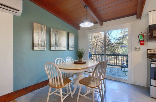 Oakhurst Cabin | Dog Friendly, Blue Door Yosemite & Bass Lake