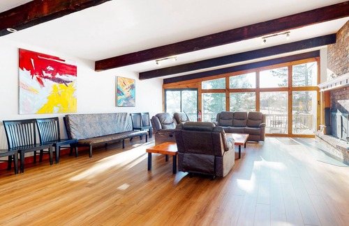 The Blue Mountains Ski Chalet | Dog-friendly chalet w/ a furnished deck, private dry sauna, & Ping-Pong table
