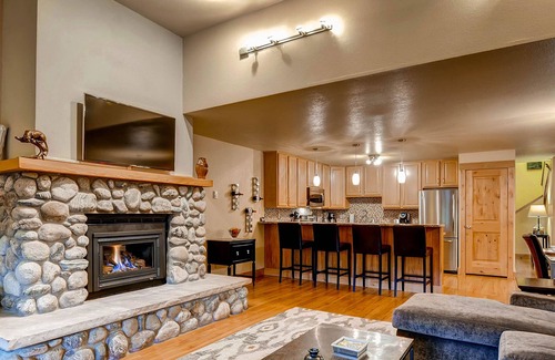 Historic District House | Dog Friendly - Downtown Location w/*Private Hot Tub* & Views l MainB