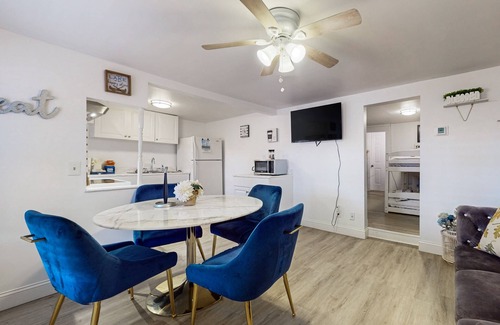 Dandridge Cabin | Dog Friendly lake cabin w/free attraction tickets, hot tub, fire pit, & decks