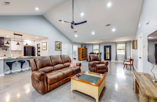 Tool House | Dog-friendly lakeside with pool, firepit & dock
