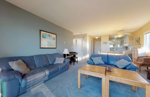Neskowin Condo | Dog-friendly oceanfront condo with amazing ocean views - steps to beach