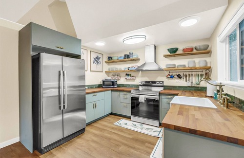 Anderson Island Cabin | Dog-friendly storybook home in the trees with tennis, pickleball & beach access