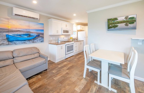Coinjock Cottage | Dogs Welcome! Cottage in Amenity-Filled Currituck NC Campground (J03)