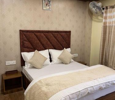 Majkhali Apartment | Dolia Pahadi Stays & Cafe'