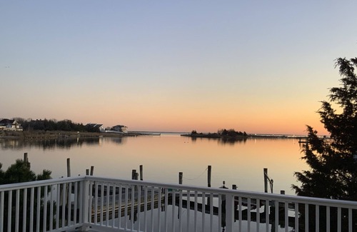 Center Moriches House | Dolled up salt box overlooking Moriches Bay, 20 minutes from Westhampton Beach