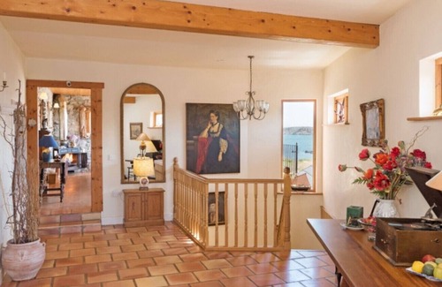 Clifden Ski Chalet | Dolphin Beach House - Close to the sea & town
