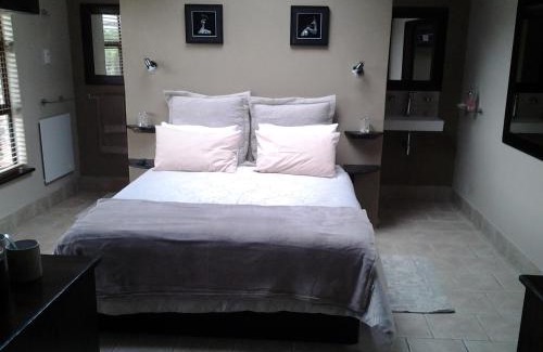 Jeffreys Bay House | Dolphin View Guesthouse