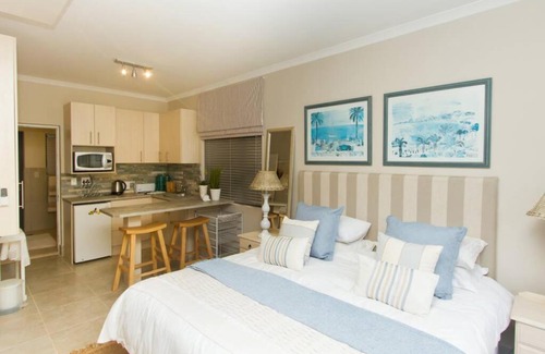 Wilderness Beach Apartment | Dolphinvilla Studio Apartment