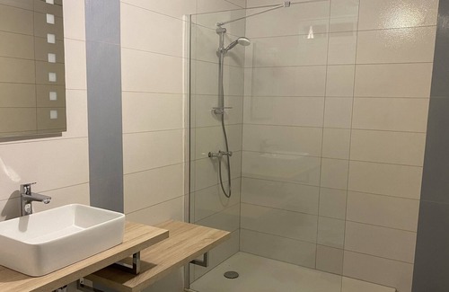 Saint-Julien-sur-Garonne House | Domain of Tuscan tunes