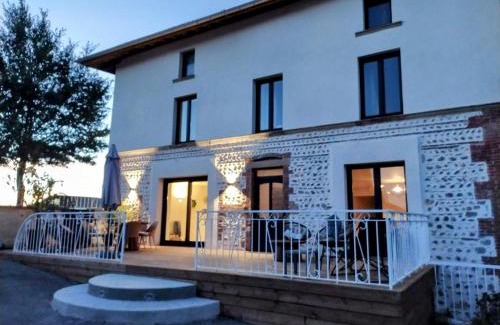 Gillonnay House | Domaine des Étoiles - Gîtes