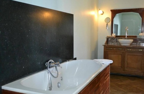 Tihange Hotel | Domaine du Château de la Neuville