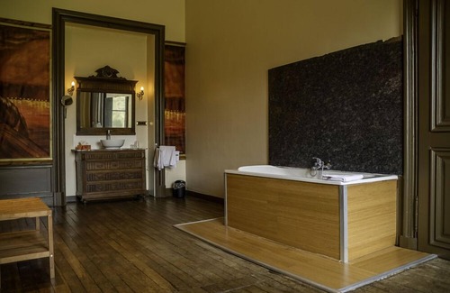 Tihange Hotel | Domaine du Château de la Neuville