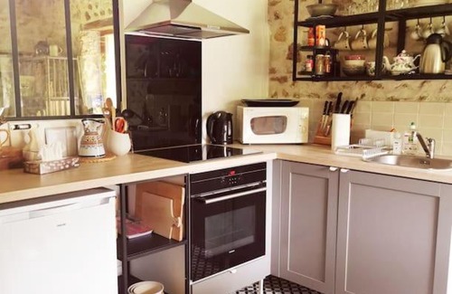 Sainte-Colombe-pres-Vernon House | Domaine de la Folicoeur