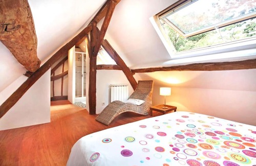 Sainte-Colombe-pres-Vernon House | Domaine de la Folicoeur