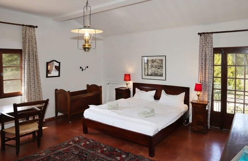 Villars House | DOMAINE SAINT PONS FOR 6 PEOPLE