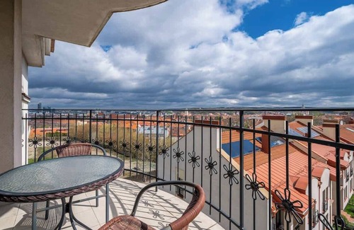 Old Town Apartment | Domillion 2bdr old town apt w views, parking A127