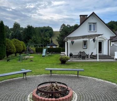 Uherce Mineralne House | Domki nad Stawem Uherce