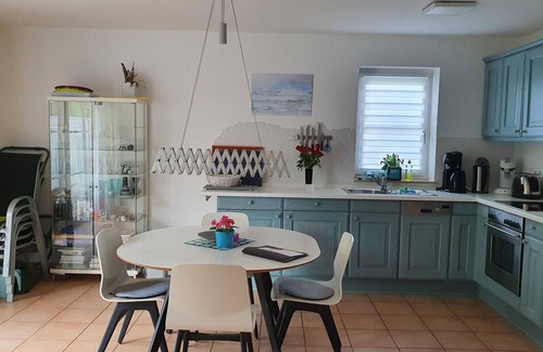 Wieck auf dem Darss Apartment | Don't rush me - modern ground floor apartment with south-facing terrace & beach chair in Wieck a. Darß