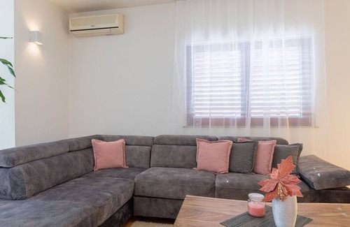 Crno House | Donata, Zadar, Croatia