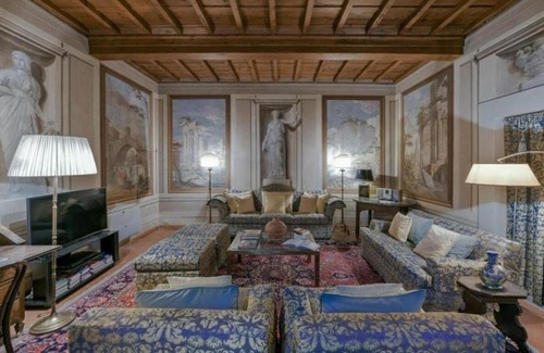 Santa Croce Apartment | Donatello Suite