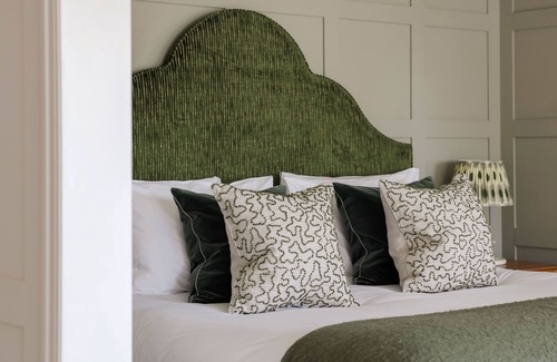Newbury Hotel | Donnington & Co.