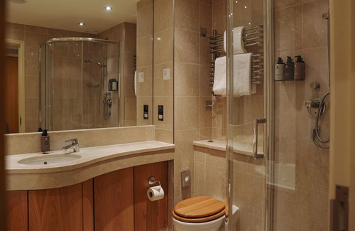 Newbury Hotel | Donnington & Co.