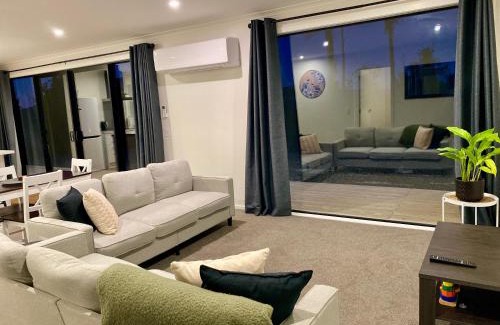 Franz Josef Glacier House | Donovan Guest House