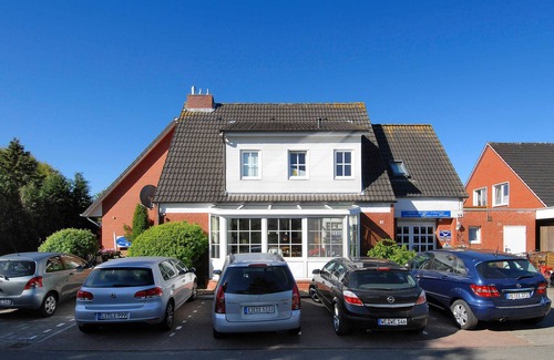 Neuharlingersiel House | Doppelzimmer Groß mit Terrasse - Hotel Garni Haus Am Meer