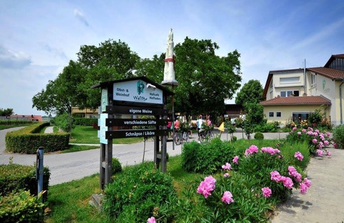 Opfingen Apartment | Doppelzimmer mit Dusche/WC und Terrasse