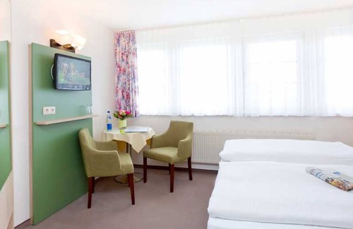 Neuensien Apartment | Doppelzimmer mit Seeblick II - Ferienzimmer und -wohnungen mit Seeblick