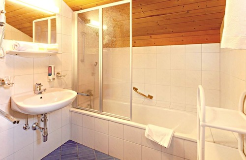 Mathon Apartment | Doppelzimmer Nr. 204 - Edelweißhof, Mathon