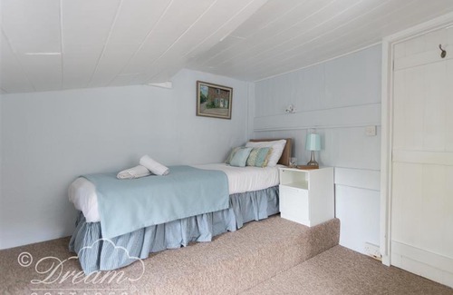 Burton Bradstock House | Dormouse Cottage