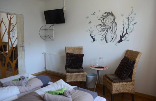 Sankt Kanzian am Klopeiner See Bed & Breakfast | Double room 8 with balcony - Pension Eule