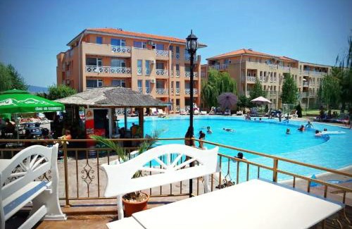 Tankovo Apartment | Double Cherry Apartment