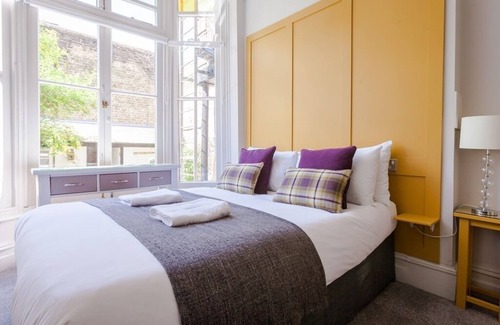 Cambridge City Centre House | Double en-suite room at Regency Guest House