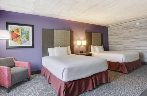 Overland Park Hotel | Double Queen in Overland Park
