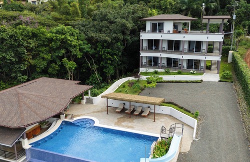 Caletas Villa | Double Queen Suite in Playa Coyote, Double Queen Suite just steps from pool and bar