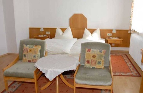 Bad Konig Cottage | Double room 04 - Gasthof Zur Krone