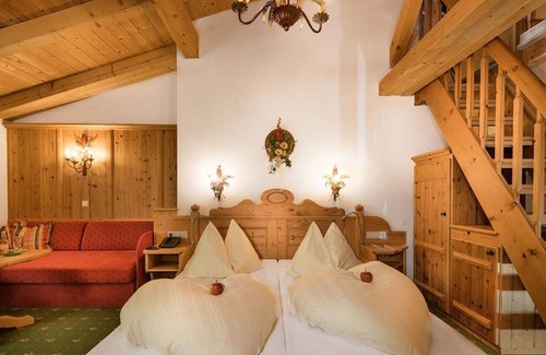 Dorfgastein House | Double room B 2 with shower, separate WC - Berghotel Hauserbauer