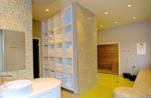 Alzey Hotel | Double room "Beerenauslese", shower, toilet - Weinhotel Kaisergarten