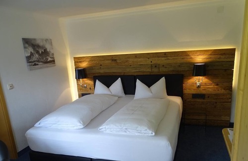 Hirschegg Apartment | Double Room C with Balcony - The Berghof