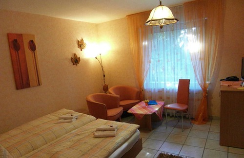 Trassenheide Apartment | Double room - family pension & holiday apartments Fischer-Haus