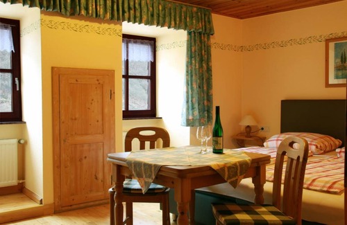 Hatzenport Hotel | Double room, shower or bath, toilet