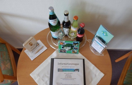 Gerolstein House | Double room shower/toilet - comfort - on Brunnenplatz, Hotel Garni