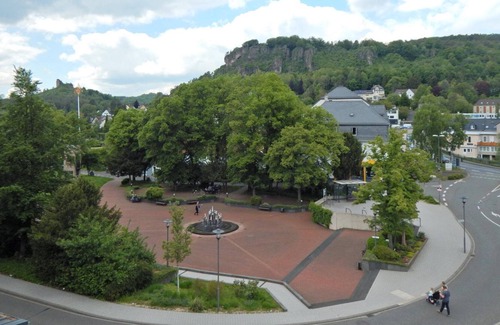 Gerolstein House | Double room shower/toilet - comfort - on Brunnenplatz, Hotel Garni