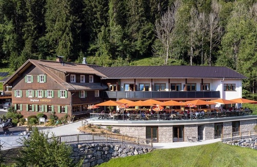 Schnepfau House | Double room, shower, WC, 1 bedroom - Berghaus Kanisfluh